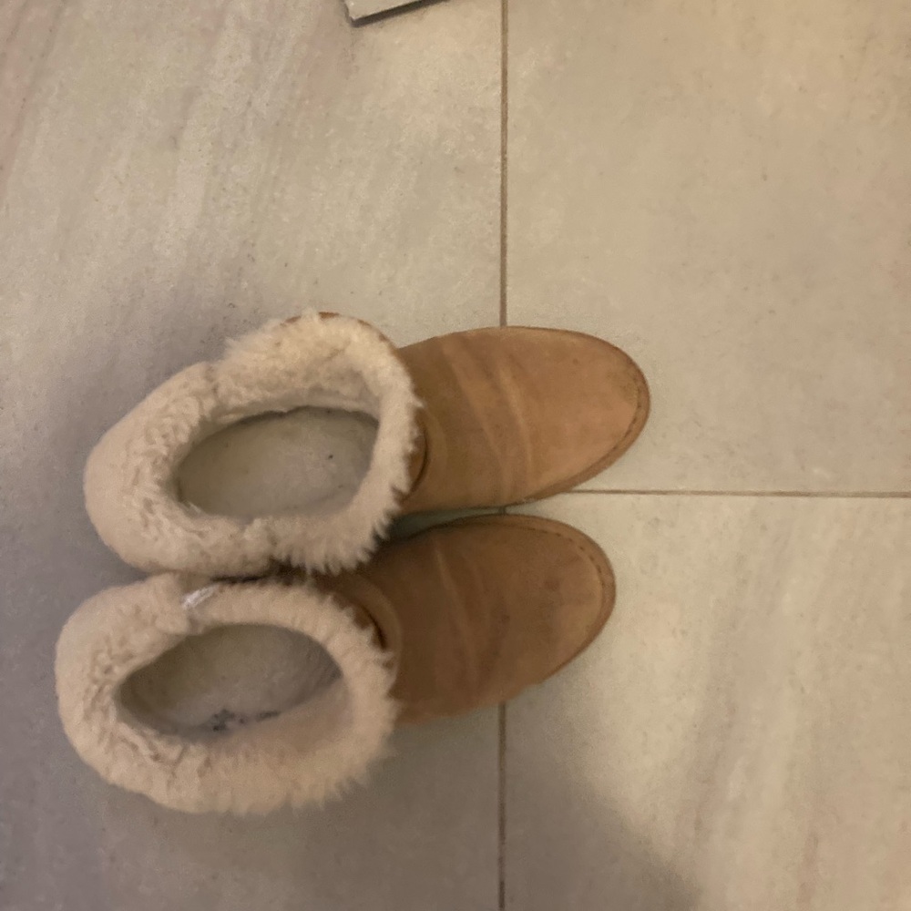 Cozy Tan Shearling Women's Boots uggs